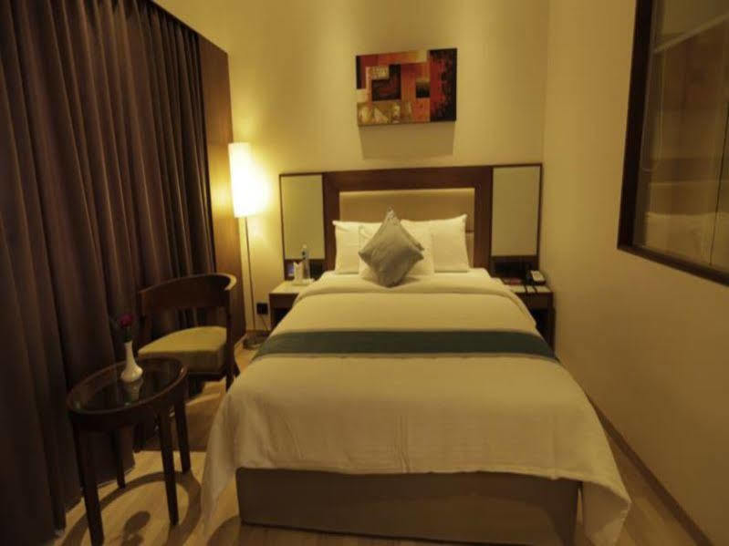 Hotel Park Residency, Kakkanad Kochi Εξωτερικό φωτογραφία