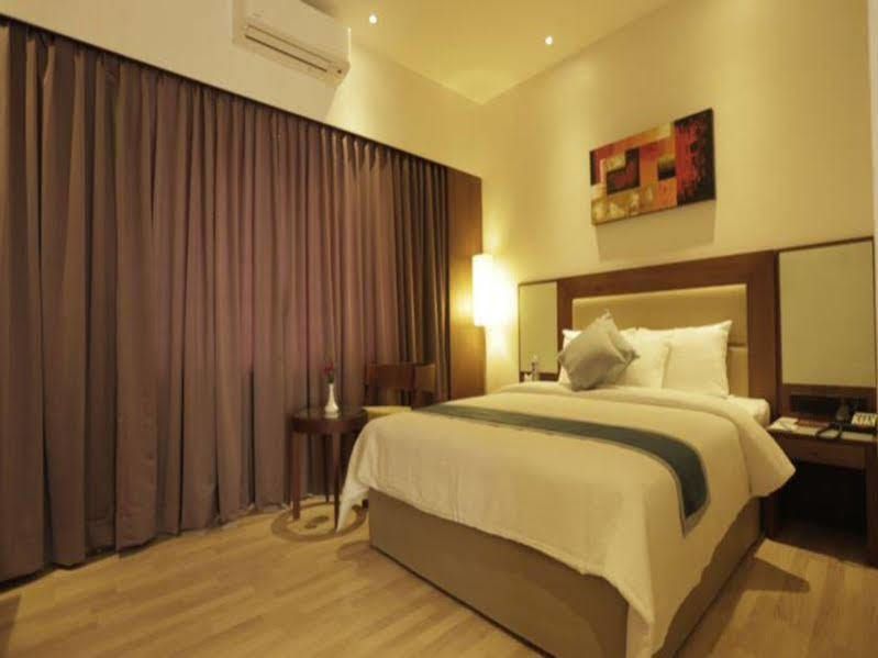 Hotel Park Residency, Kakkanad Kochi Εξωτερικό φωτογραφία