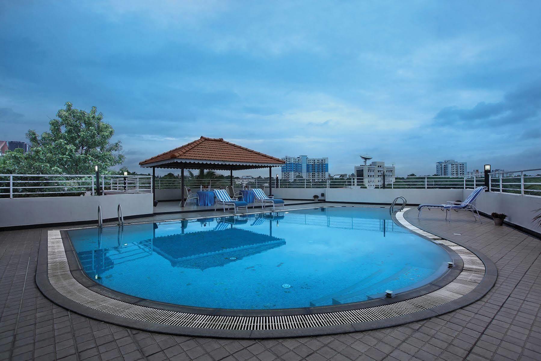 Hotel Park Residency, Kakkanad Kochi Εξωτερικό φωτογραφία